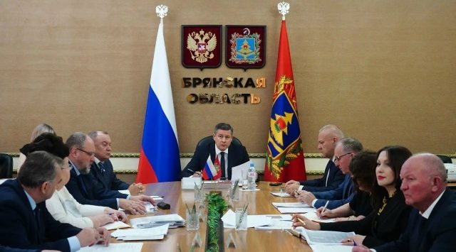 Губернатор Брянской области Егор Ковальчук провел совещание со своими заместителями
